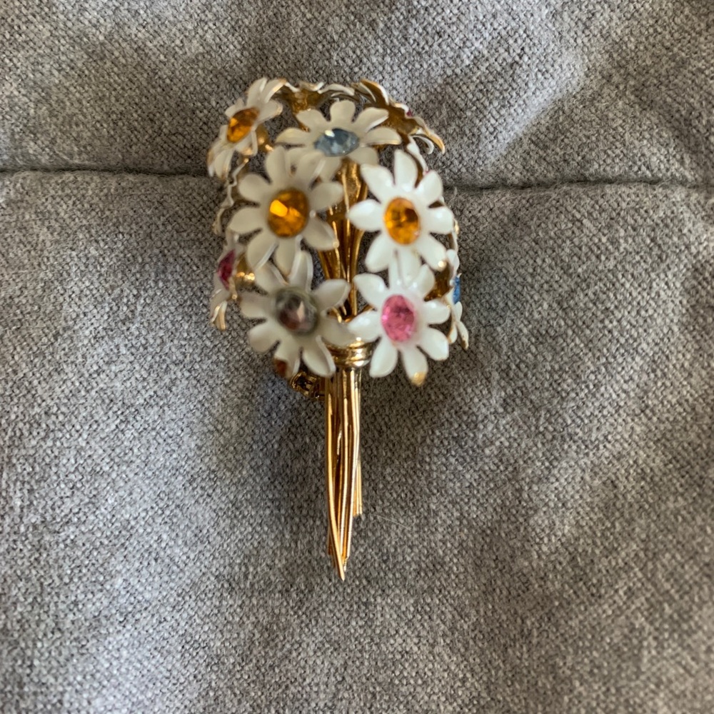 Vintage bouquet brooch